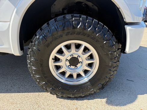 Used 2016 Ford F150 Platinum w/ Equipment Group 701A Luxury image 16