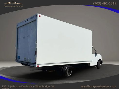 Used 2015 Chevrolet Express 3500 Extended image 4