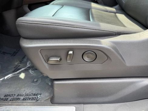 Used 2025 GMC Sierra 2500 SLT w/ SLT Convenience Package AWD/4WD image 6
