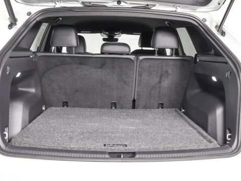 Used 2025 Volkswagen Atlas Cross Sport SE FWD image 38