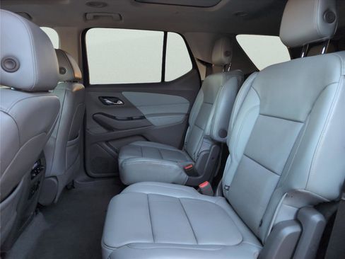 Used 2018 Chevrolet Traverse Premier w/ Driver Confidence II Package image 29