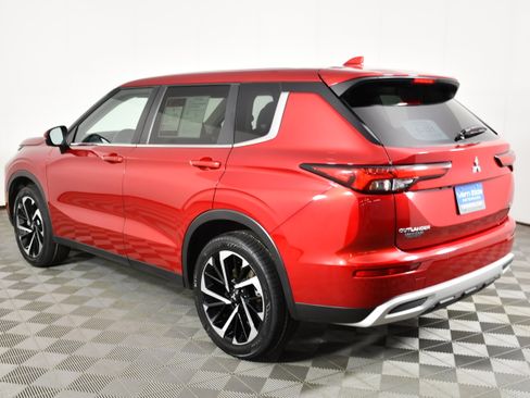 Used 2024 Mitsubishi Outlander SE AWD/4WD image 8