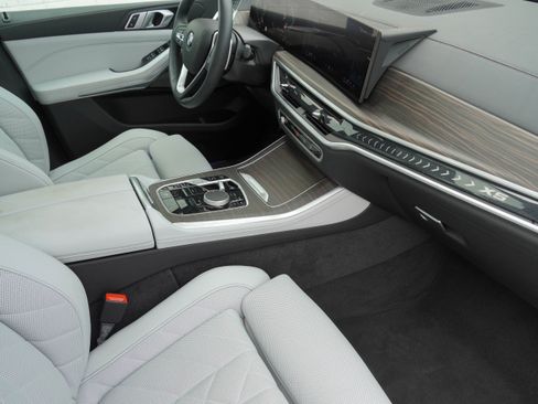 Certified 2024 BMW X5 xDrive40i w/ Premium Package AWD/4WD image 10
