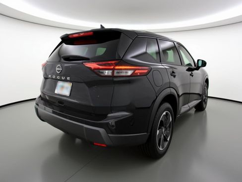 Used 2025 Nissan Rogue SV image 9