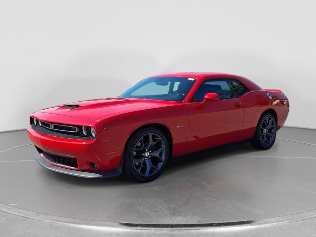 Used 2019 Dodge Challenger R/T w/ Cold Weather Group RWD image 3