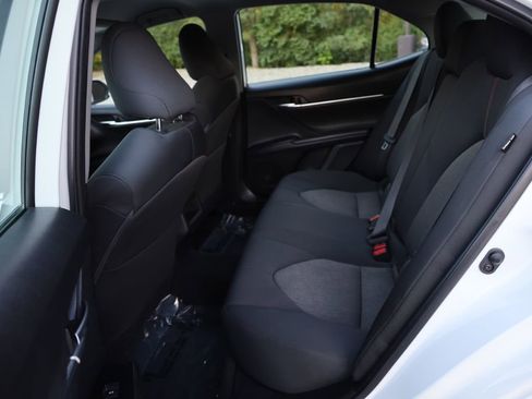 Used 2020 Toyota Camry LE image 18