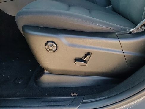 Used 2019 Jeep Grand Cherokee Laredo image 11