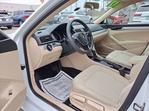 Used 2017 Volkswagen Passat 1.8T S FWD image 7