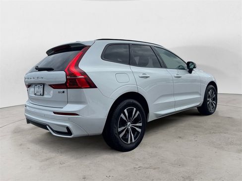 Certified 2025 Volvo XC60 B5 Core image 6