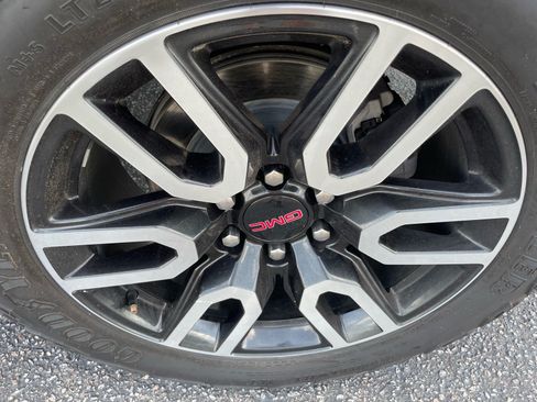 Used 2023 GMC Sierra 1500 AT4 w/ AT4 Premium Package AWD/4WD image 19