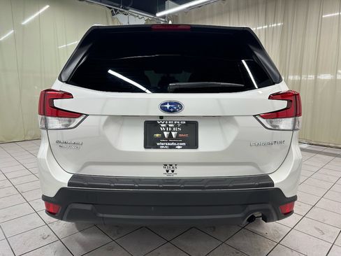 Used 2023 Subaru Forester Premium AWD/4WD image 5