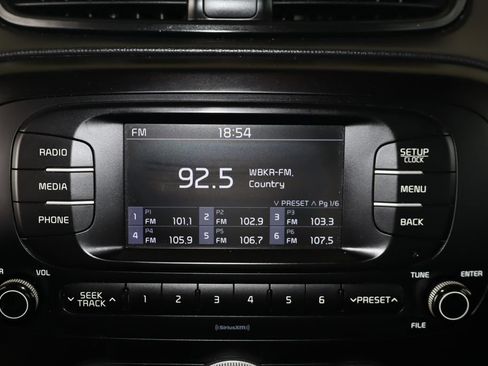 Used 2018 Kia Soul FWD image 22