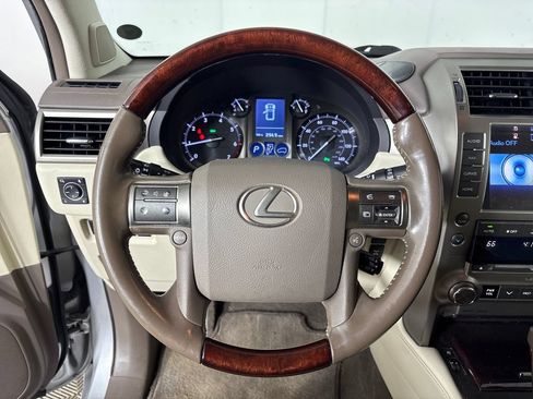 Used 2016 Lexus GX 460 w/ Premium Package AWD/4WD image 17