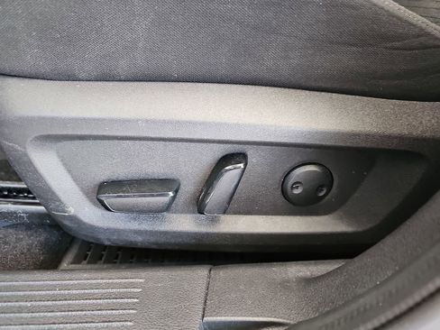 Used 2023 Nissan Rogue SV AWD/4WD image 33