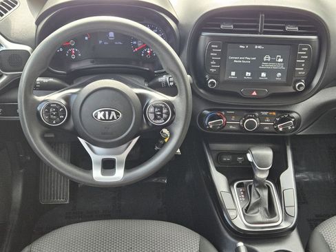 Used 2020 Kia Soul LX FWD image 10