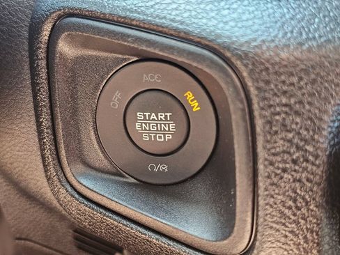 Used 2025 Jeep Wrangler Unlimited Sport AWD/4WD image 21