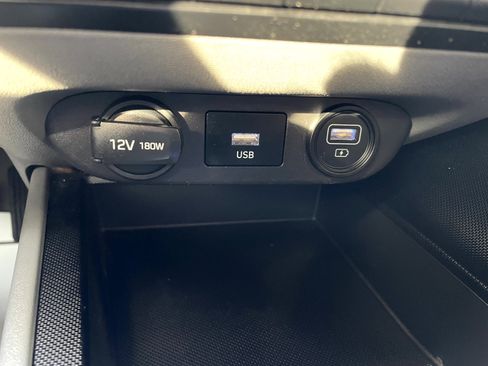 Used 2023 Hyundai Elantra SEL image 19