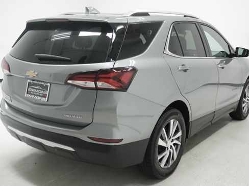 Used 2023 Chevrolet Equinox Premier FWD image 4