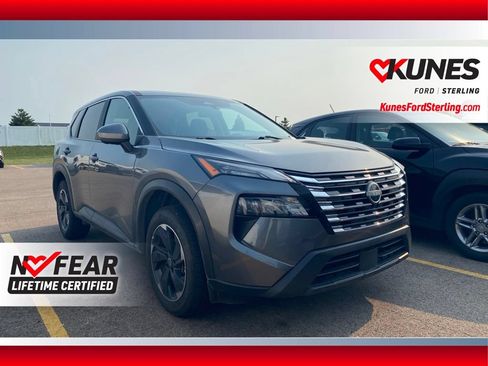 Used 2024 Nissan Rogue SV FWD image 1