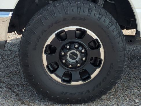 Certified 2025 Ford F250 King Ranch w/ Tremor Off-Road Package AWD/4WD image 33