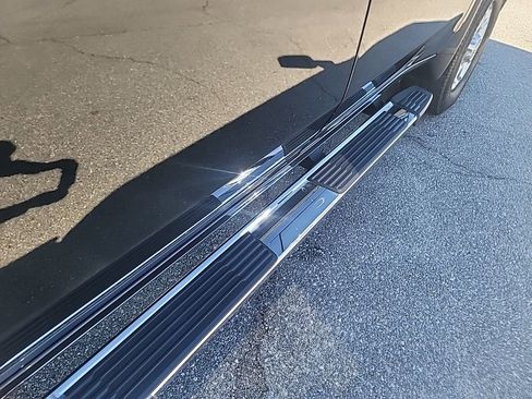 Used 2024 Chevrolet Silverado 2500 LTZ w/ LTZ Convenience Package image 14