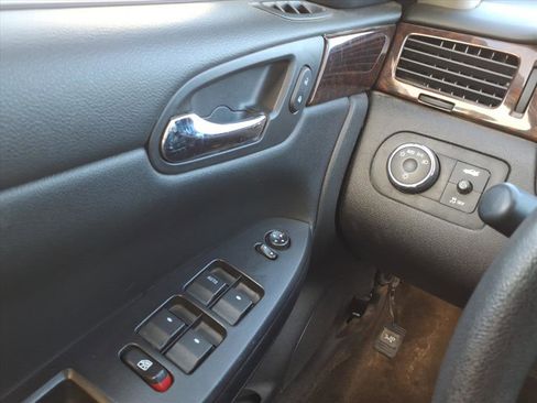 Used 2014 Chevrolet Impala Limited LS image 19