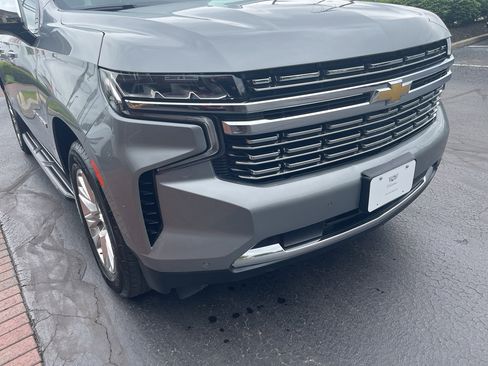 Used 2023 Chevrolet Suburban Premier AWD/4WD image 4
