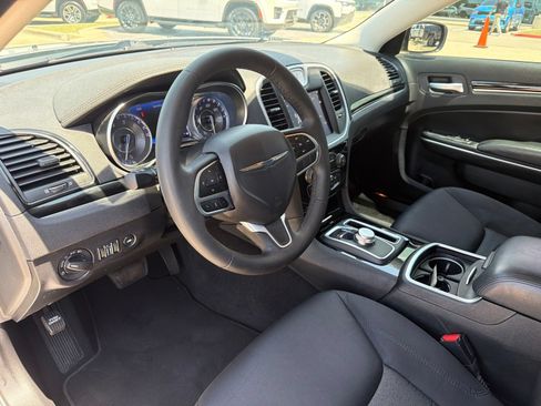 Used 2023 Chrysler 300 Touring w/ Sport Appearance Package RWD image 10