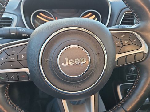 Used 2018 Jeep Compass Latitude w/ Popular Equipment Group image 10