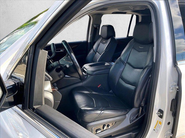 Used 2020 Cadillac Escalade Premium Luxury RWD image 27