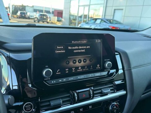 Used 2024 Nissan Pathfinder SV image 28