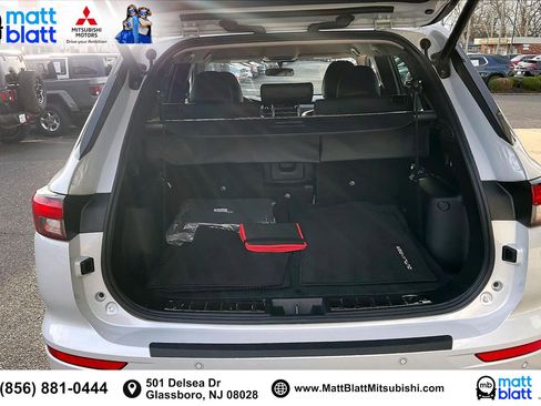 Used 2023 Mitsubishi Outlander SE image 35