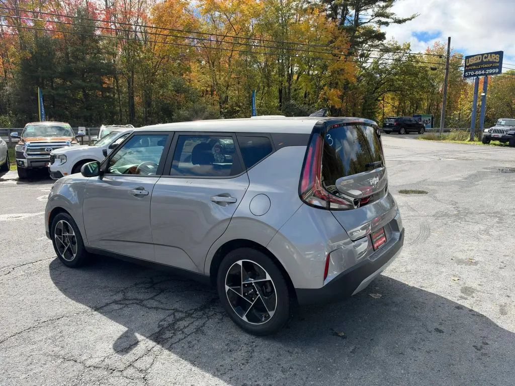 Used 2023 Kia Soul EX FWD image 6