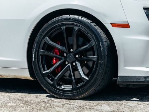 Used 2013 Chevrolet Camaro SS w/ SS Performance Package RWD image 38