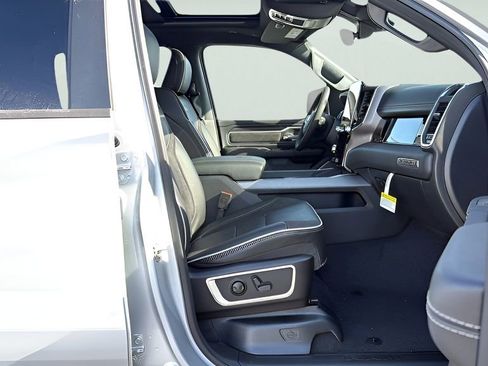 New 2026 RAM 1500 Laramie AWD/4WD image 23