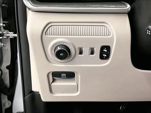 Used 2022 Jeep Wagoneer Series II AWD/4WD image 40