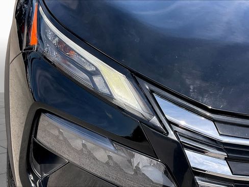 Used 2024 Nissan Rogue SV FWD image 27