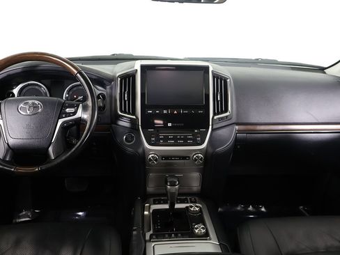 Used 2020 Toyota Land Cruiser image 44
