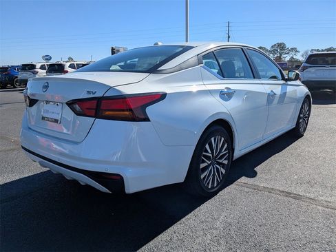 Used 2023 Nissan Altima 2.5 SV image 5