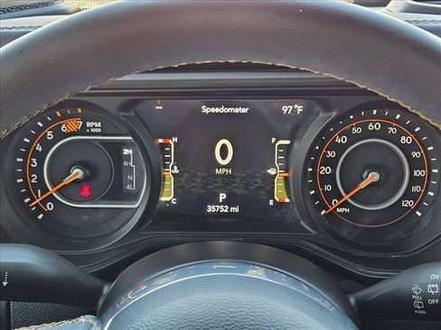 Used 2024 Jeep Wrangler Unlimited Sahara w/ Technology Group AWD/4WD image 12