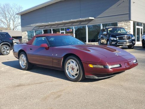 Used 1993 Chevrolet Corvette Convertible image 2