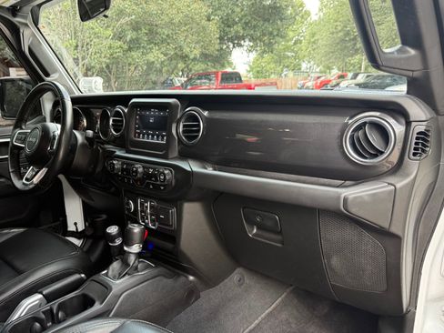Used 2021 Jeep Wrangler Unlimited Sahara AWD/4WD image 44