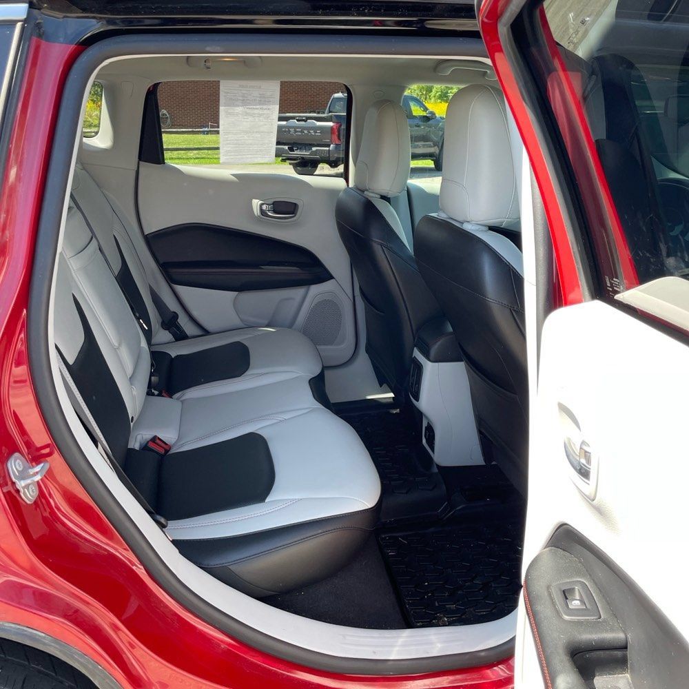 Used 2018 Jeep Compass Limited w/ Navigation Group AWD/4WD image 5