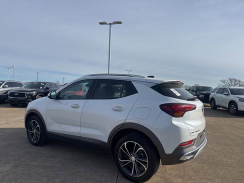 Used 2021 Buick Encore GX Essence image 13