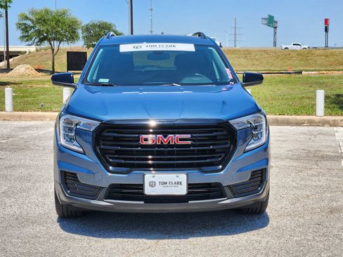 Used 2024 GMC Terrain SLE w/ Driver Convenience Package FWD image 30