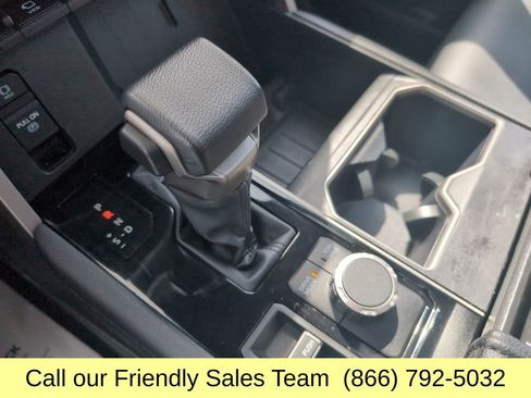 Used 2025 Toyota Tundra Limited AWD/4WD image 24