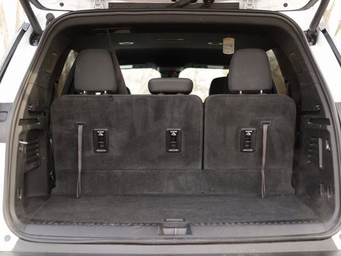 Used 2025 Chevrolet Traverse LT image 29