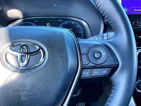 Used 2024 Toyota Venza Limited image 24