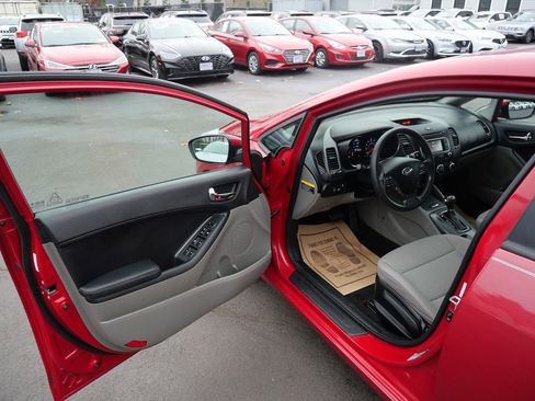 Used 2016 Kia Forte LX w/ LX Popular Plus Package image 16