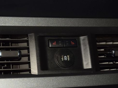 Used 2023 Ford F250 Lariat w/ Lariat Ultimate Package AWD/4WD image 44